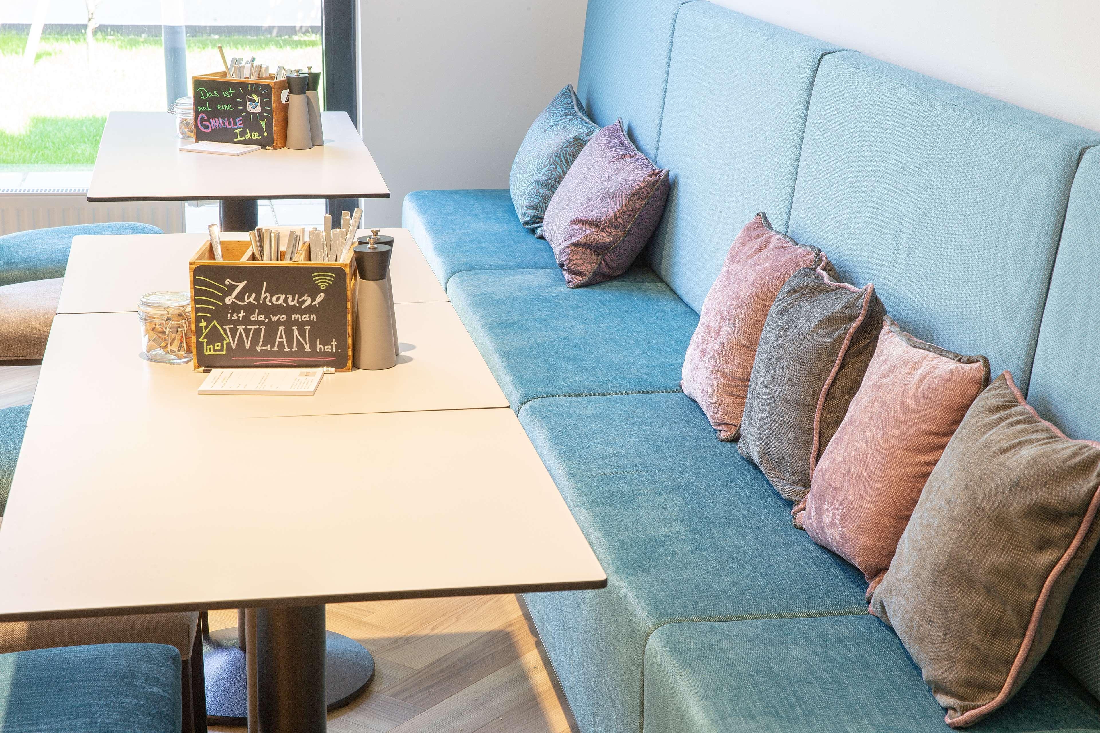 - The Niu, Franz By Ihg Wenen