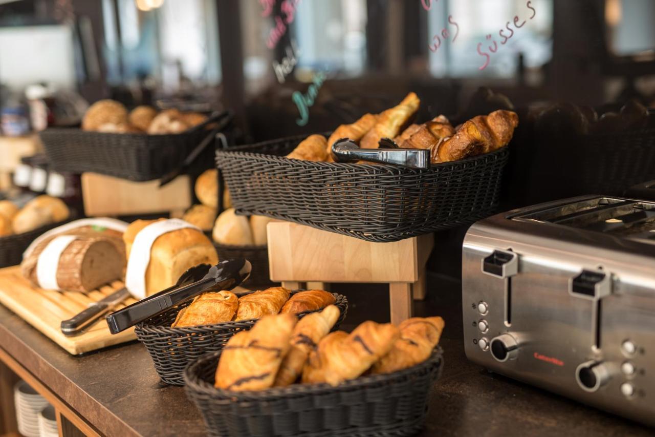 - The Niu, Franz By Ihg Wenen